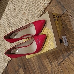 Mix No. 6 Red Patent Pointed Heels, Size 9.5
